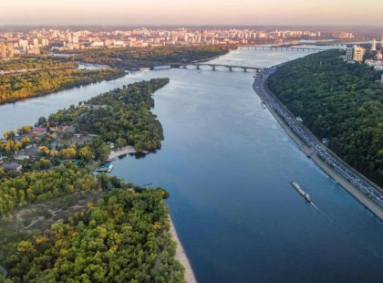Температура води у Дніпрі біля Києва перевищила 20°C: що це означає для киян?