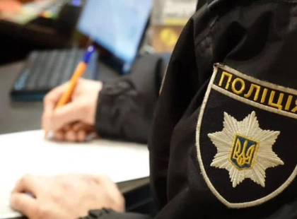 Напад у Святошинському районі: чоловік із ножем відібрав телефон у військового
