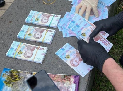 У столиці Нацполіція затримала зловмисника, який обіцяв звільнити чоловіка з в'язниці