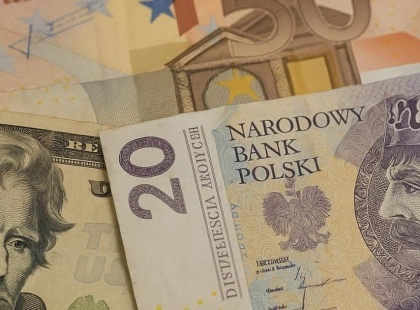 Курс валют на 11 червня: скільки коштуватимуть долар, євро і злотий