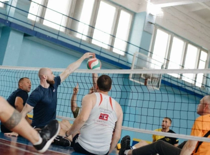 У Києві відбудуться Всеукраїнські змагання з волейболу сидячи серед ветеранів та військовослужбовців: що чекає на гостей
