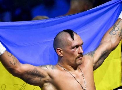Усик розповів, хто з важковаговиків зміг би зупинити Тайсона