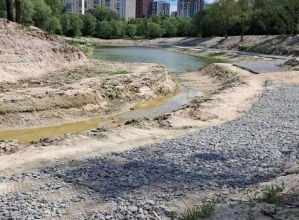 Синє озеро на Виноградарі стало болотом: куди зникли 81 мільйон гривень на його ревіталізацію?
