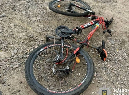 Водій збив 10-річного велосипедиста на Київщині: хлопчик у лікарні