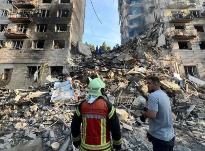 У Києві внаслідок удару рф по Солом’янському району зруйновано дві багатоповерхівки