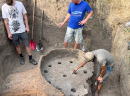 Археологи знайшли понад 500 артефактів у Білогородці на Київщині