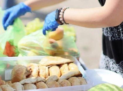 Продуктові набори для ВПО з Донеччини в Києві: хто і коли отримає допомогу!