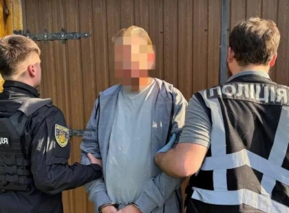 В Україні затримали американця, який 30 років уникав відповідальності за сексуальні злочини проти дітей