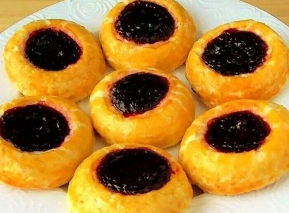 Сирні ватрушки за 20 хвилин: Легкий рецепт для кожного!