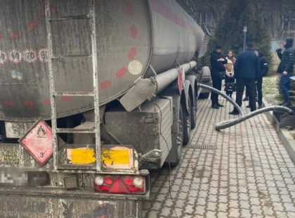 У Київській області виявили потужний нелегальний завод з виробництва бензину!