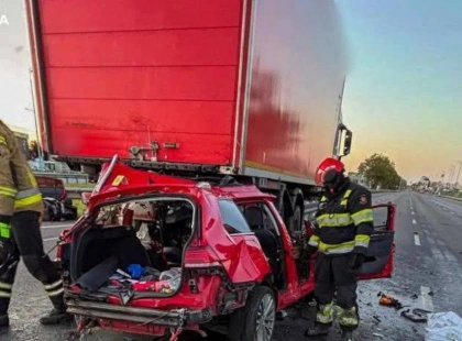 Смертельна ДТП на Кільцевій у Києві: Volkswagen зіштовхнувся з вантажівкою
