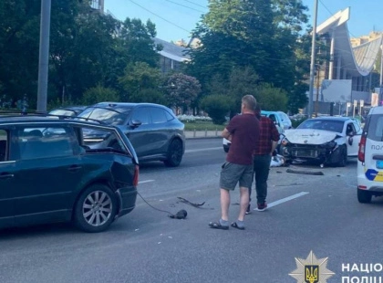 ДТП на Печерську: зіткнення двох Volkswagen — є постраждалі