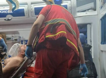 Рятувальники врятували чоловіка з пожежі у Києві: всі деталі