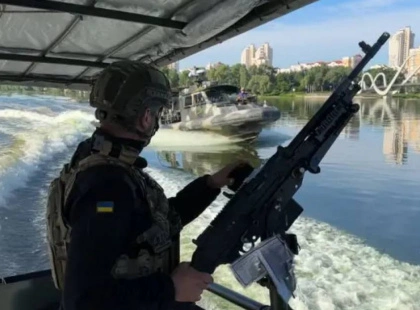 Річкова флотилія на Дніпрі збиває “Шахеди” над Києвом – герої ППО на воді