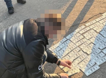 У Києві викрито працівника суду, який торгував "захистом" від мобілізації