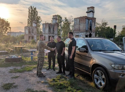 Білогородська громада передала авто та засоби РЕБ військовим на передову