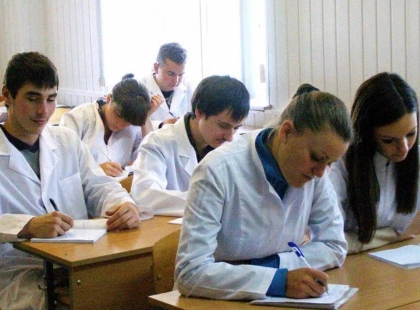 До 9 тисяч доларів за оцінку: у столичному виші діяла корупційна схема складання іспитів