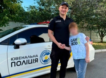 У Києві поліцейський урятував 9-річного хлопчика: дитину знайшли за 7 км від дому в водоймі