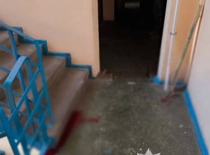 У Києві судитимуть двох чоловіків, які жорстоко побили перехожого та залишили його непритомним у під’їзді