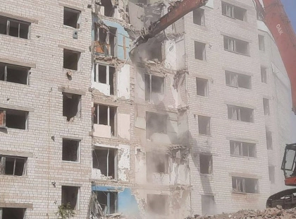 Відбудова символу незламності: у Бородянці розпочали реконструкцію легендарного будинку з «півником