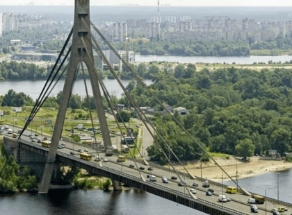 Киян попередили про зміни руху на мосту через Десенку
