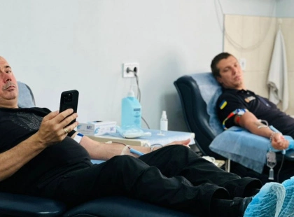 Поліцейські та рятувальники Києва здали кров для маленьких пацієнтів кардіоцентру