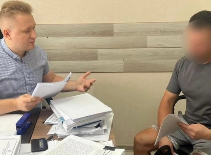 Шахрай і погрози ножем: як киянин обікрав вдову солдата на 350 тис. грн