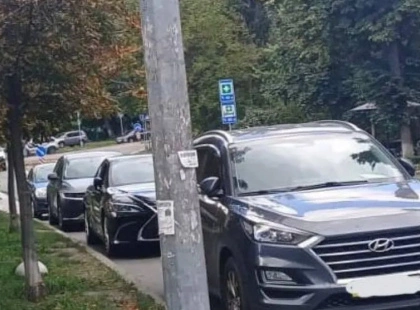 На Підвисоцького евакуювали десятки авто, що перекрили велодоріжку