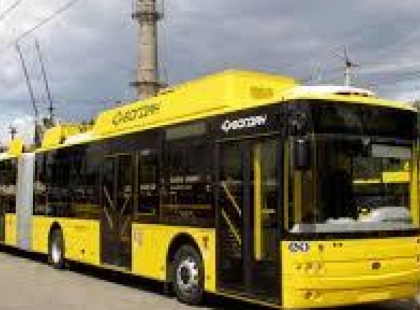 У Києві автобуси та тролейбуси змінять маршрути через ярмарки на вихідні