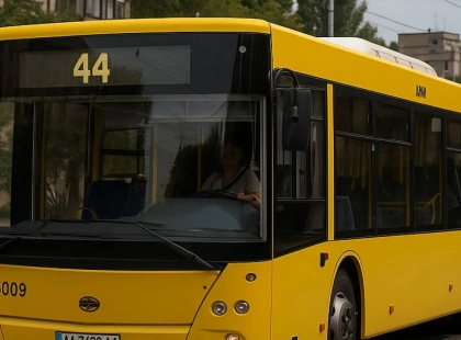 У Києві змінять рух автобусів №44 через ремонт проспекту Навої