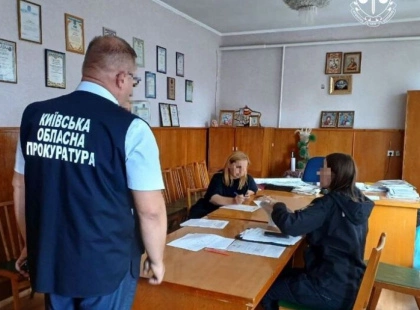 13 гектарів заказника під люцерною: директорку підприємства підозрюють у самовільному зайнятті землі