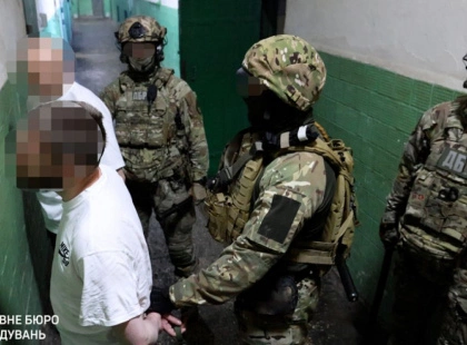 ДБР викрило мережу катувань у Київському СІЗО: серед обвинувачених — співробітники і медики