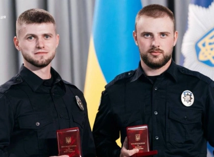 Столичних патрульних відзначили нагородами за героїзм під час обстрілу Києва