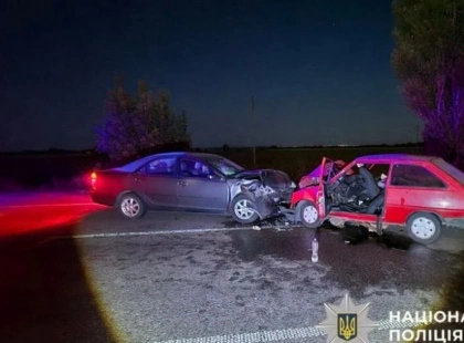 На Обухівщині лоб у лоб зіткнулися дві автівки: троє госпіталізовані