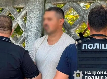 Обіцяв «домовитися з прикордонниками»: у столиці викрили схему нелегального перетину кордону