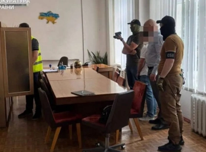 На Київщині судитимуть посадовця за $15 тисяч хабаря за «вирішення питання» з військовим обліком