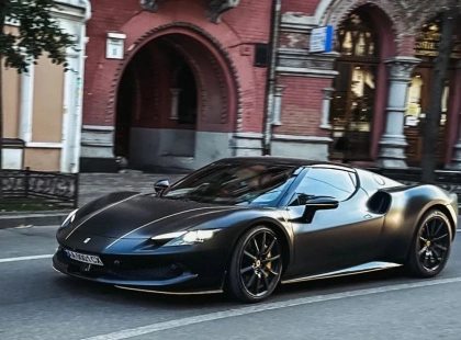 У центрі Києва помітили унікальний Ferrari 296 GTB за $340 тисяч