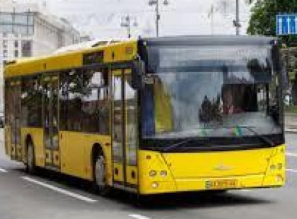 Київпастранс попереджає: у вихідні кілька автобусів і тролейбусів змінять маршрути