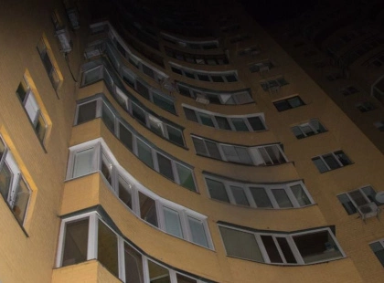 У Києві врятували жінку з балкону 11-го поверху: працювали альпіністи та «корзина»