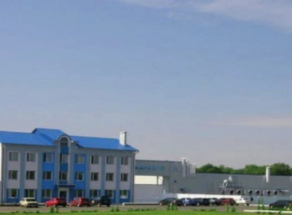 На Київщині завод «Б.МК» продовжує скидати неочищені стоки попри припис екоінспекції