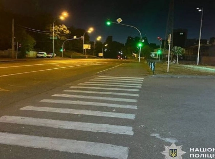 У Києві двоє чоловіків побили та пограбували мешканця Голосіївського району