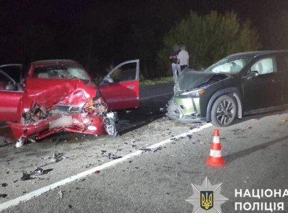 ДТП під Обуховом: через виїзд на зустрічну смугу постраждали водій і пасажирка