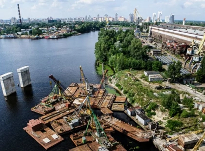 Рибальський півострів пропонують очистити від промислових підприємств і відкрити для людей