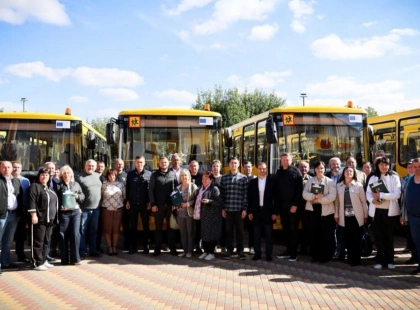 Київщина поповнила автопарк шкільних автобусів: 10 інклюзивних автобусів уже на маршрутах