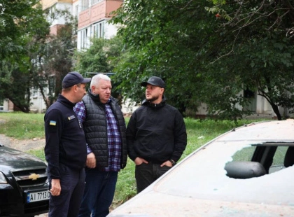 Київщина після атаки: зруйновані будинки, сотні автівок та тисячі людей без світла і газу