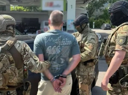 Ділки у Києві організували схему переправлення ухилянтів за 13 тис. євро, справу передано до суду