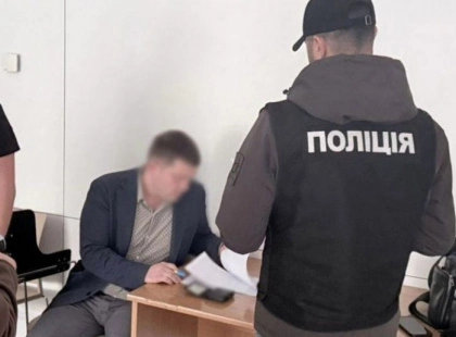 Поїздки за підробленими документами: чиновник КМДА незаконно відвідав Барселону і Флоренцію