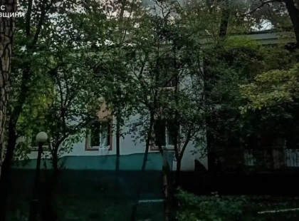 Ворожа атака спричинила пожежу на Київщині: загорілася двоповерхівка