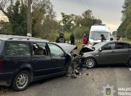 Смертельна ДТП на Броварщині: водій виїхав «на зустрічку», одна людина загинула, двоє травмовані