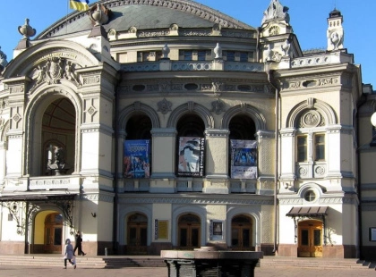 Жовтень у Національній опері: “Кармен”, “Тоска”, “Жізель” і довгоочікувані “Казки Гофмана”